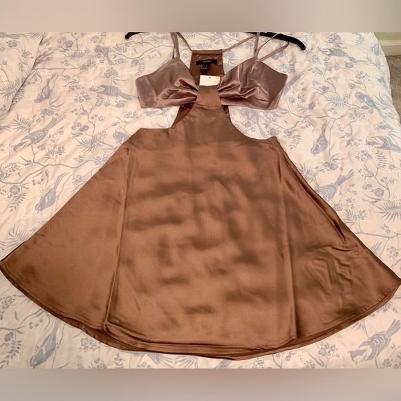 Forever 21 Strappy Silky Dress with midriff Cutout - Picture 4 of 10